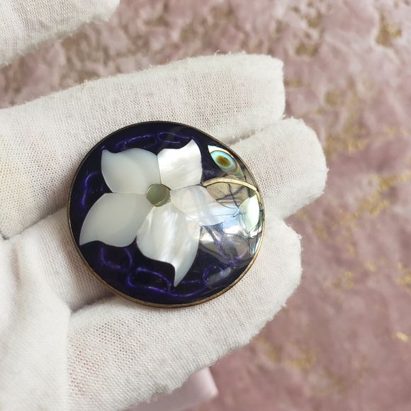 VNTG PINS | Bundle of 3x Mexico Alpaca Mother of Pearl Pins - Picture 9 of 15